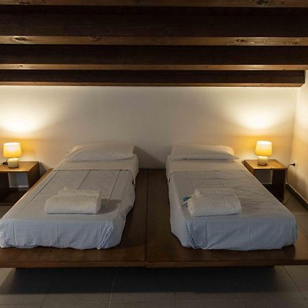 Sopra Moltivolti Guesthouse Palermo Bagian luar foto