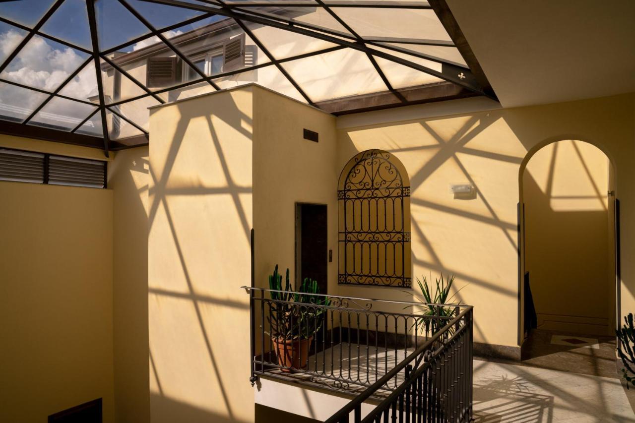 Sopra Moltivolti Guesthouse Palermo Bagian luar foto