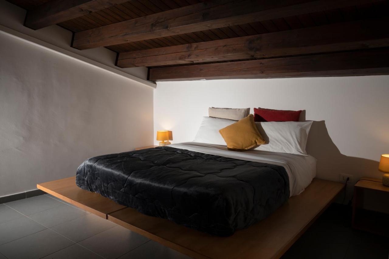 Sopra Moltivolti Guesthouse Palermo Bagian luar foto