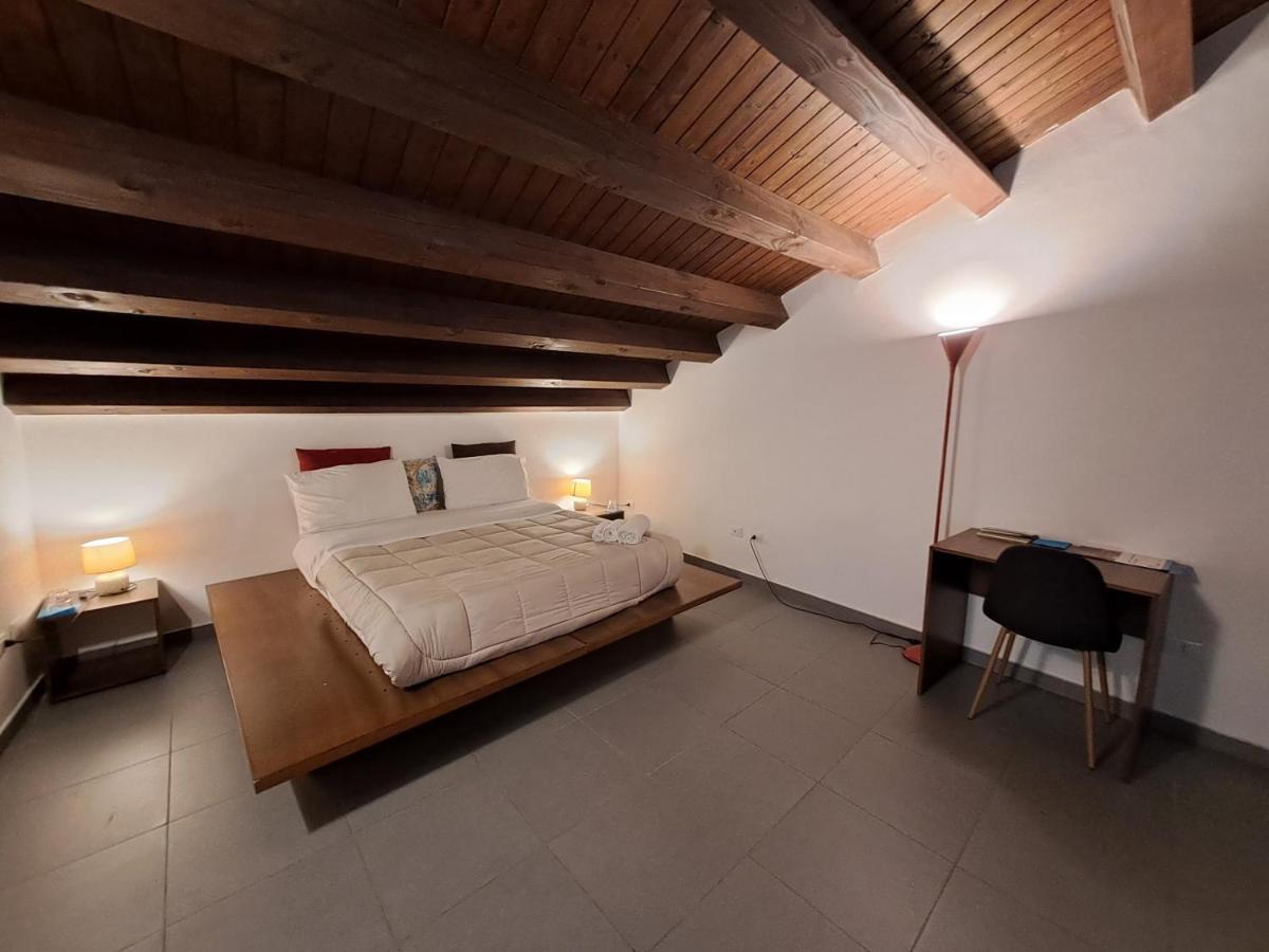Sopra Moltivolti Guesthouse Palermo Ruang foto