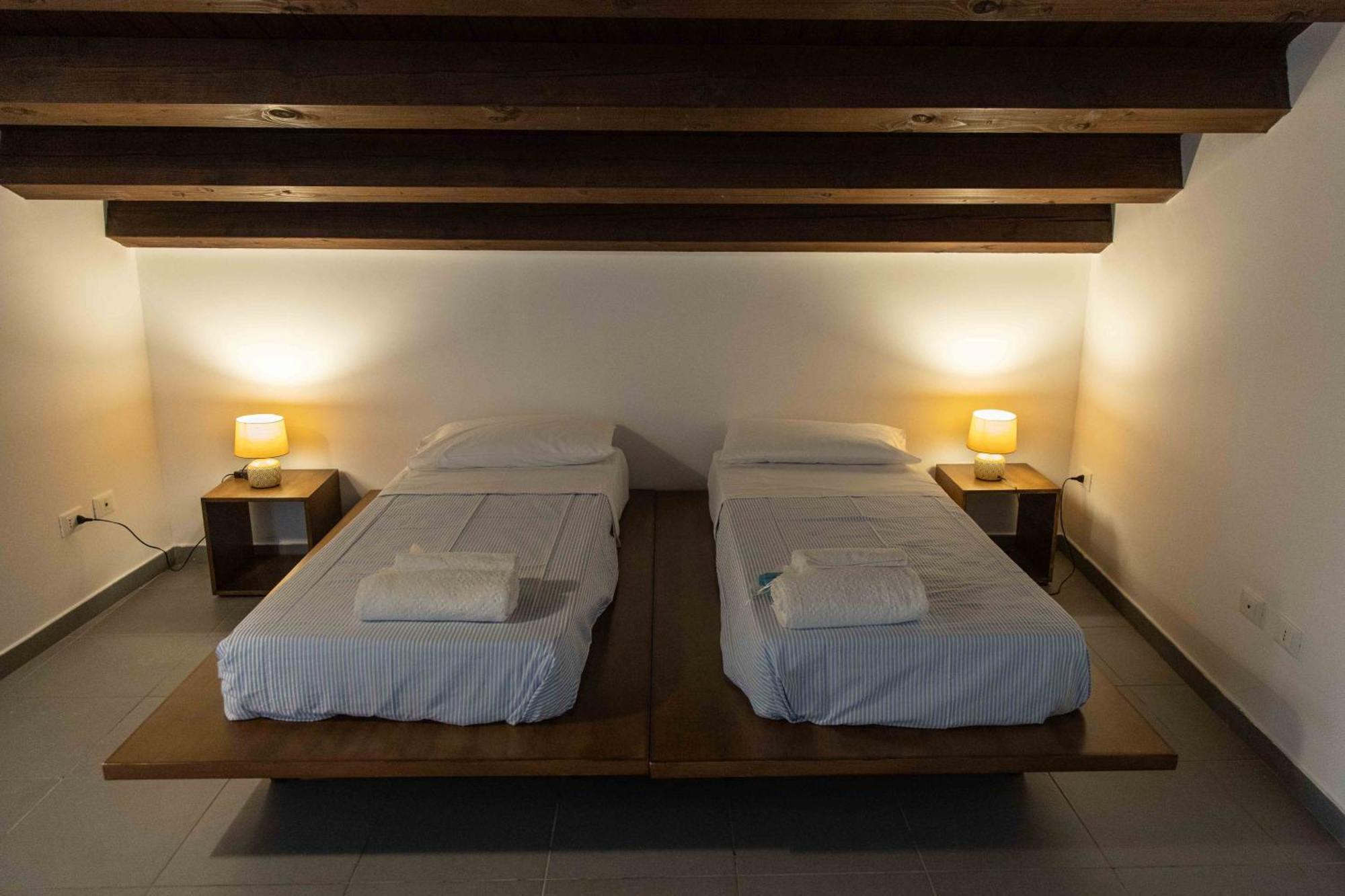 Sopra Moltivolti Guesthouse Palermo Bagian luar foto